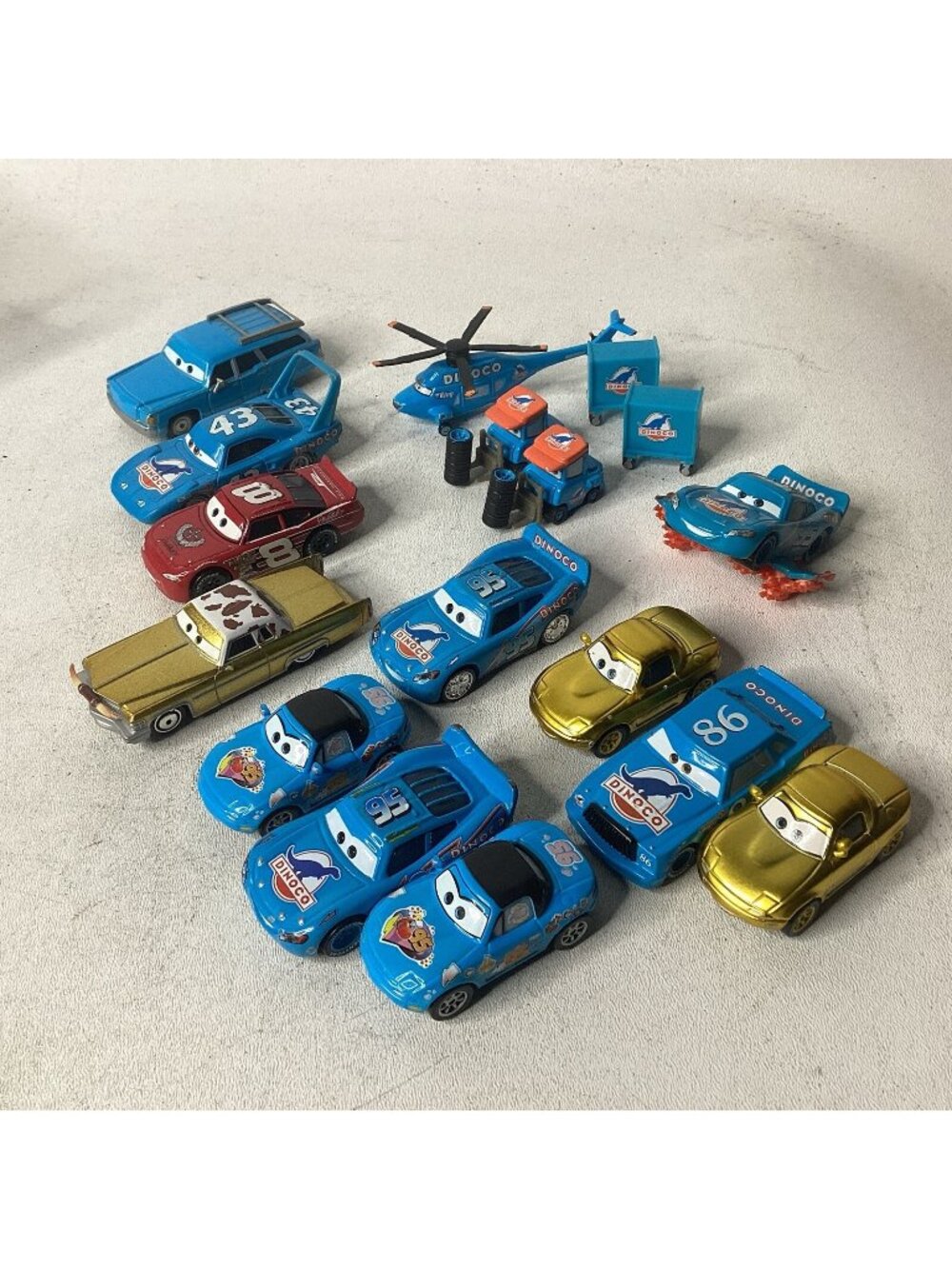 Disney Pixar Cars Dinoco Pit Crew - Pitties & Fans & Team Lot Of 17